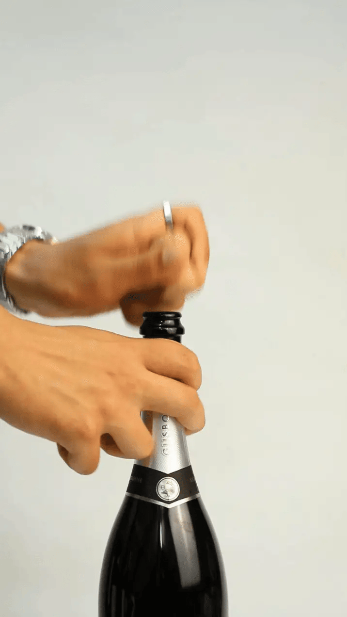 Pour Your Sparkling Wine